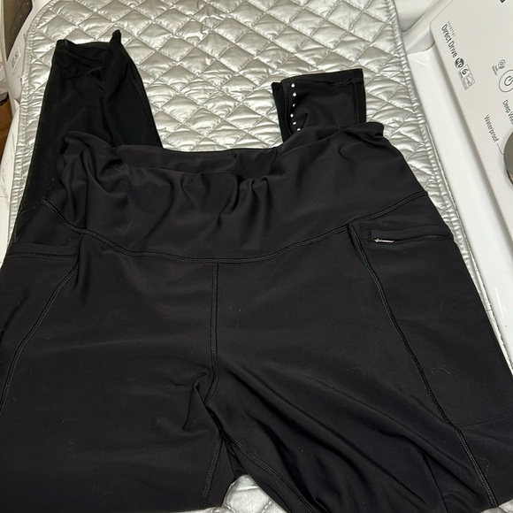 Old Navy Pants - Old navy Go Dry power soft hi rise leggings